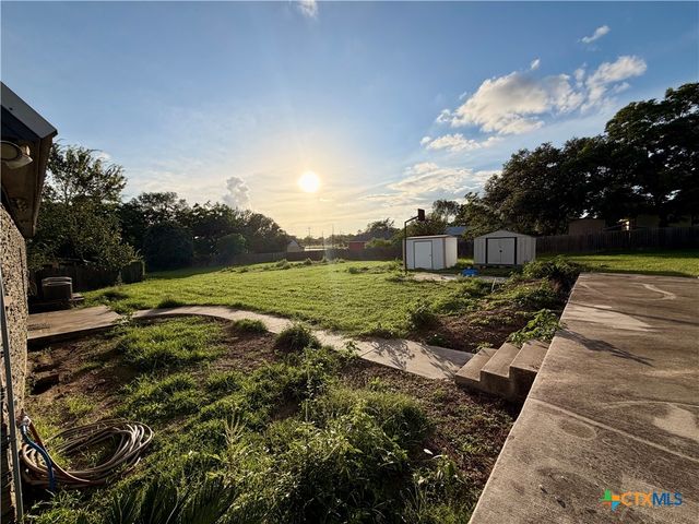 2011 Zint Street, Gonzales, TX 78629