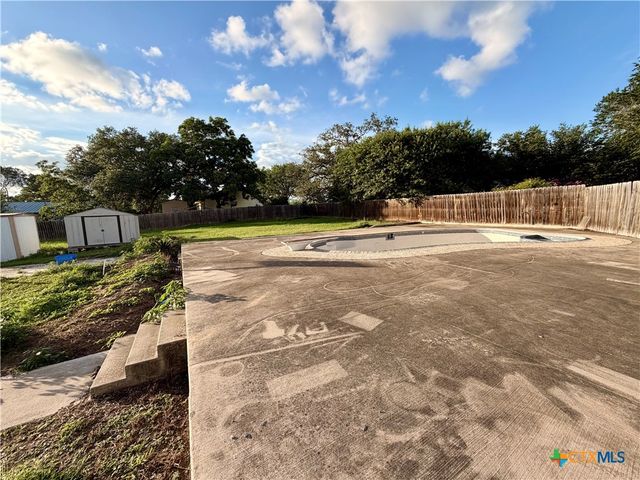 2011 Zint Street, Gonzales, TX 78629