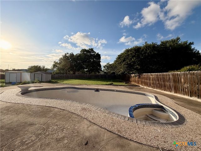 2011 Zint Street, Gonzales, TX 78629