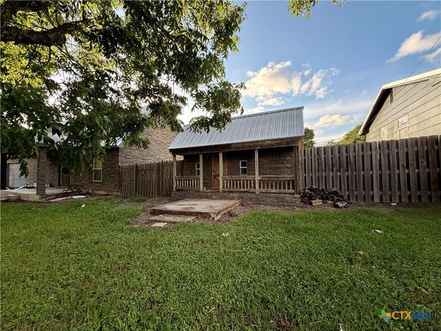 2011 Zint Street, Gonzales, TX 78629