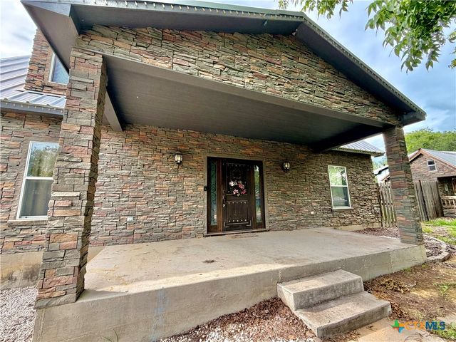 2011 Zint Street, Gonzales, TX 78629