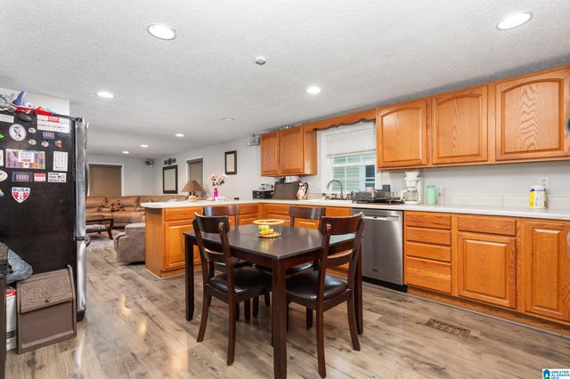 8420 LAWLEY AVENUE, Leeds, AL 35094