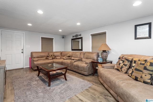 8420 LAWLEY AVENUE, Leeds, AL 35094