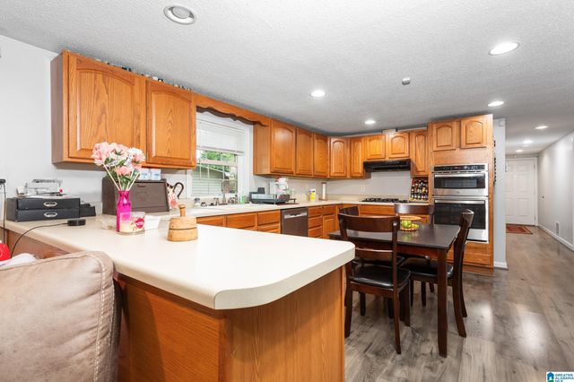 8420 LAWLEY AVENUE, Leeds, AL 35094