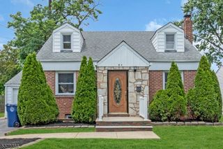 84 St Laurent Dr, Clark Twp., NJ 07066