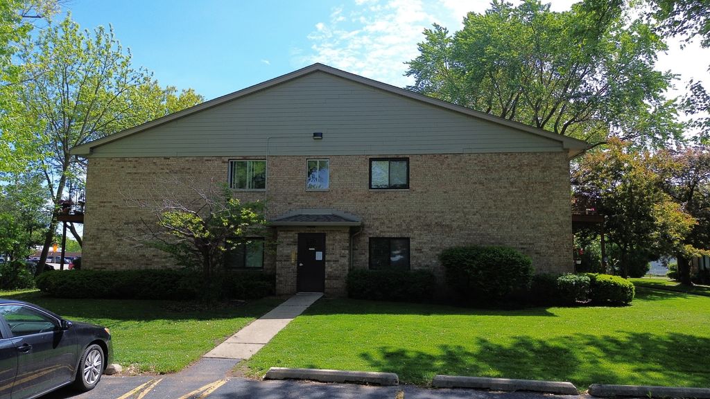 1615 N Milwaukee Avenue 6A, Libertyville, IL 60048