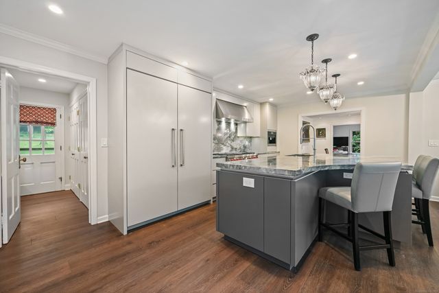 176 Logan Road, New Canaan, CT 06840