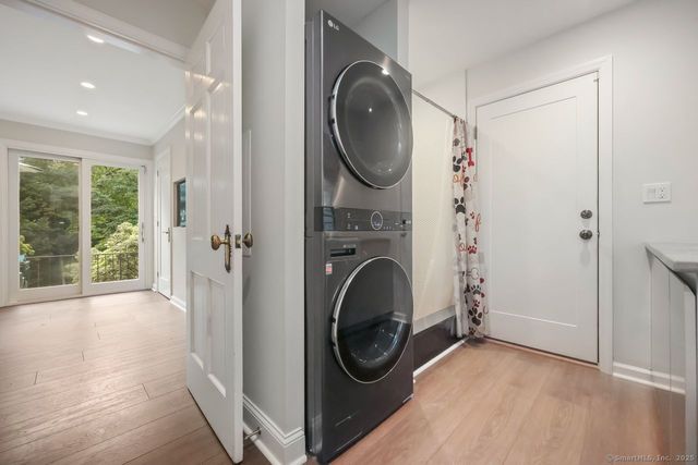 176 Logan Road, New Canaan, CT 06840