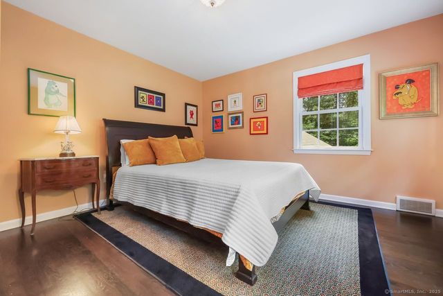 176 Logan Road, New Canaan, CT 06840