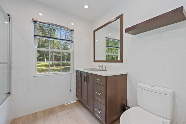 176 Logan Road, New Canaan, CT 06840