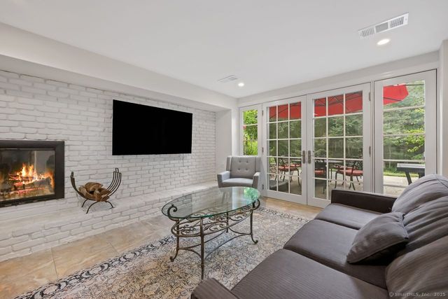 176 Logan Road, New Canaan, CT 06840