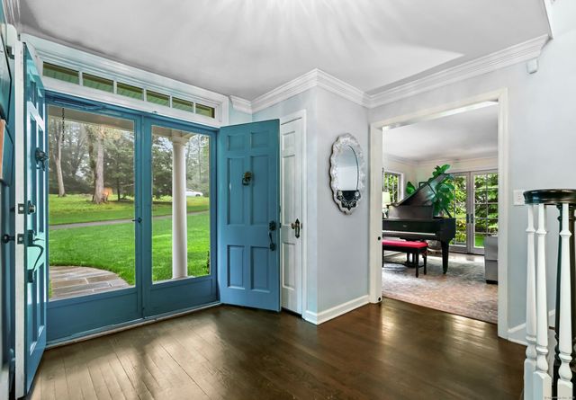 176 Logan Road, New Canaan, CT 06840