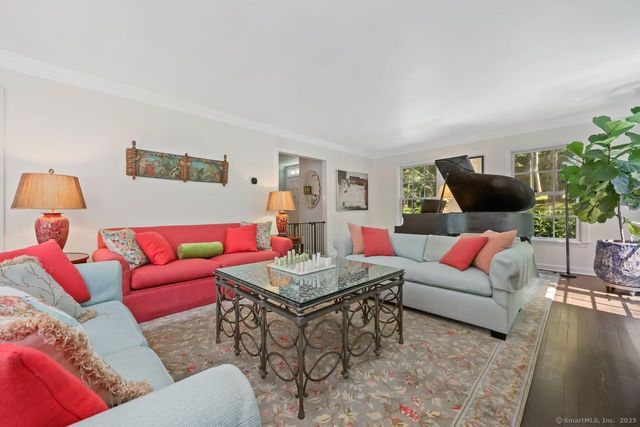 176 Logan Road, New Canaan, CT 06840