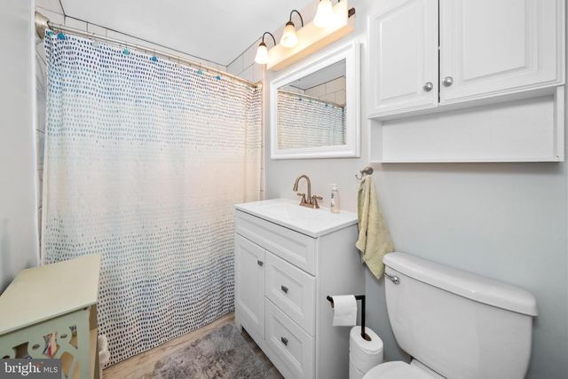 910 MARION AVE, Wilmington, DE 19809