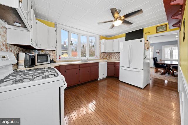 910 MARION AVE, Wilmington, DE 19809