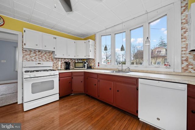 910 MARION AVE, Wilmington, DE 19809