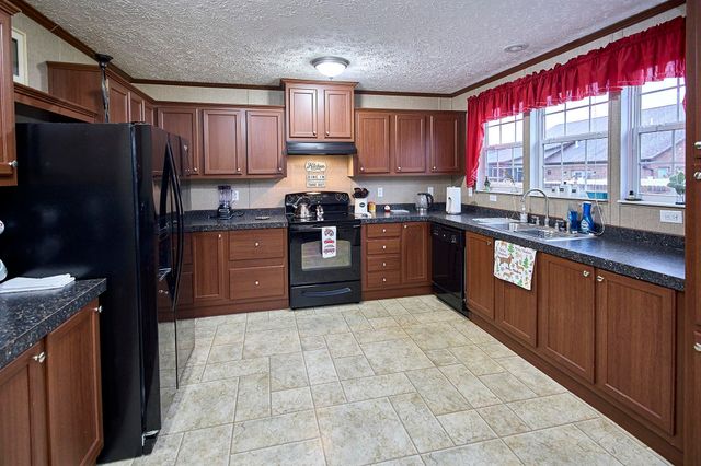 374 Sunnybrook Drive, Hurricane, WV 25526