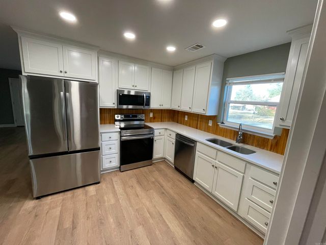 211 N Jackson Street, Cabot, AR 72023