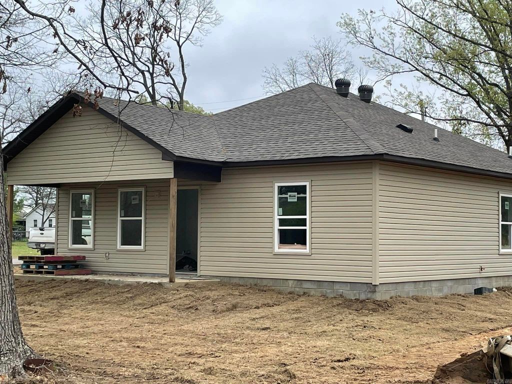 211 N Jackson Street, Cabot, AR 72023