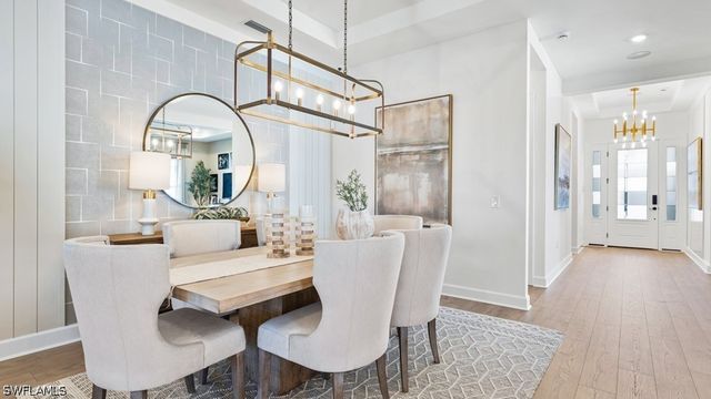 15697 Genova DR, Naples, FL 34114