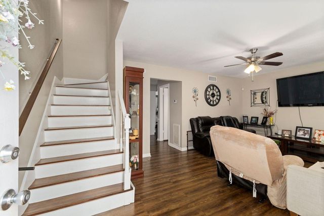 8300 Oakhaven Road, La Porte, TX 77571