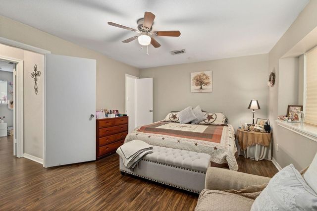 8300 Oakhaven Road, La Porte, TX 77571