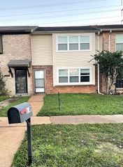 8300 Oakhaven Road, La Porte, TX 77571