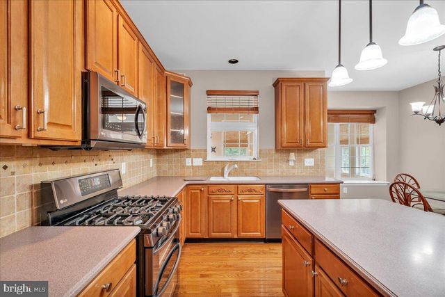 68 HILLSIDE LN, Mount Laurel, NJ 08054