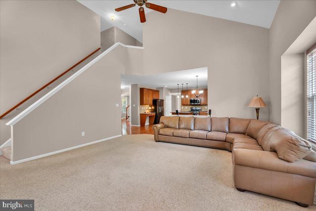 68 HILLSIDE LN, Mount Laurel, NJ 08054