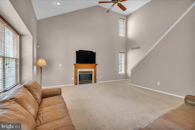 68 HILLSIDE LN, Mount Laurel, NJ 08054