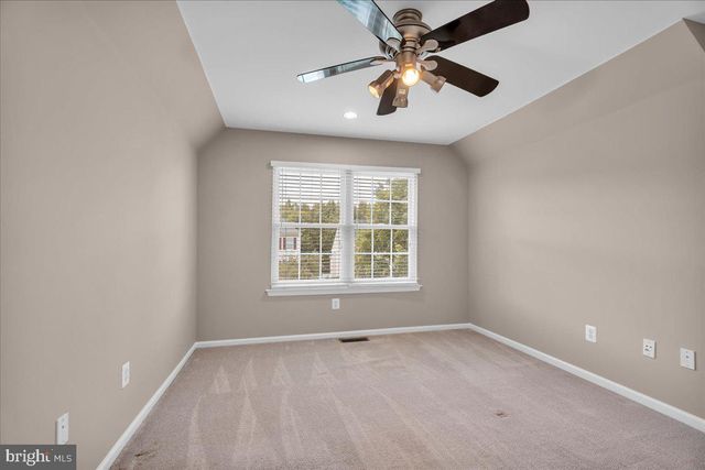 68 HILLSIDE LN, Mount Laurel, NJ 08054