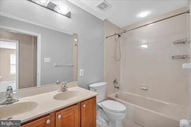 68 HILLSIDE LN, Mount Laurel, NJ 08054