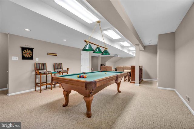 68 HILLSIDE LN, Mount Laurel, NJ 08054