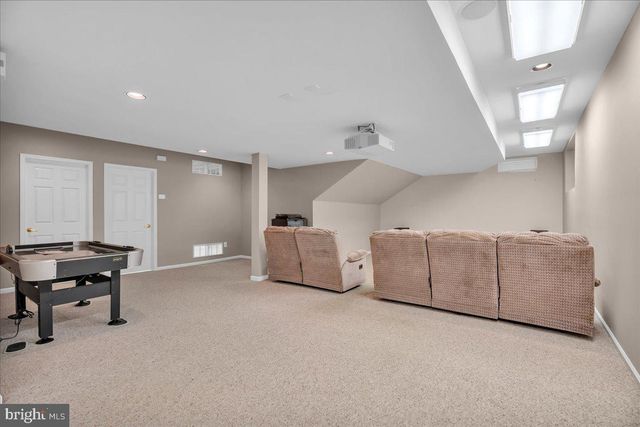 68 HILLSIDE LN, Mount Laurel, NJ 08054