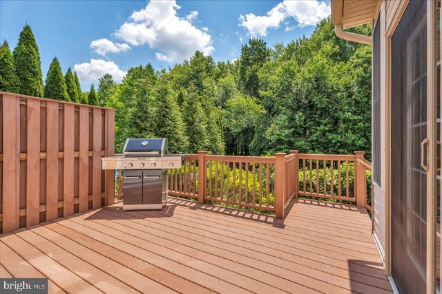 68 HILLSIDE LN, Mount Laurel, NJ 08054