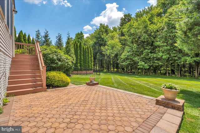 68 HILLSIDE LN, Mount Laurel, NJ 08054