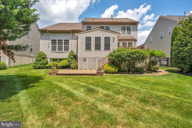 68 HILLSIDE LN, Mount Laurel, NJ 08054