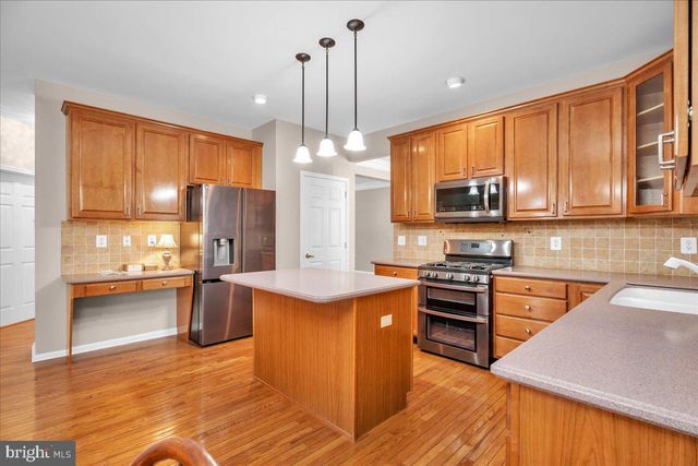 68 HILLSIDE LN, Mount Laurel, NJ 08054