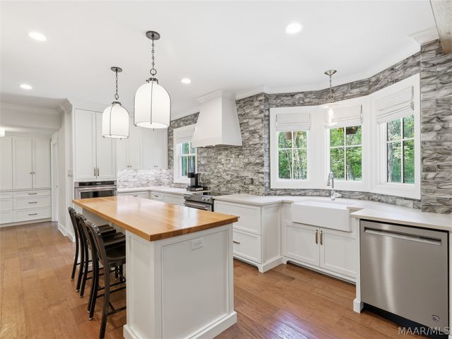 632 Horseshoe Curve, Pike Road, AL 36064