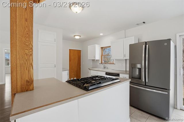 12913 9 Mile Road, South Lyon, MI 48178