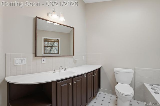 12913 9 Mile Road, South Lyon, MI 48178