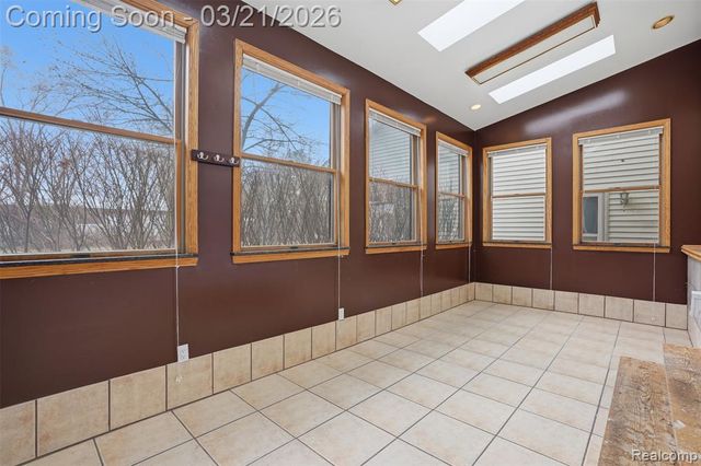 12913 9 Mile Road, South Lyon, MI 48178