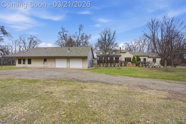 12913 9 Mile Road, South Lyon, MI 48178