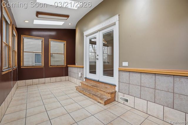 12913 9 Mile Road, South Lyon, MI 48178