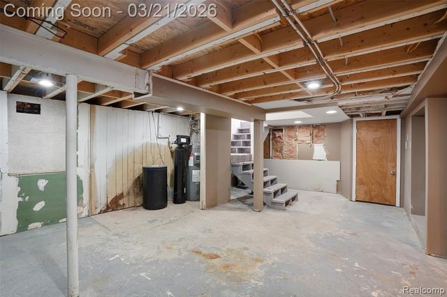 12913 9 Mile Road, South Lyon, MI 48178