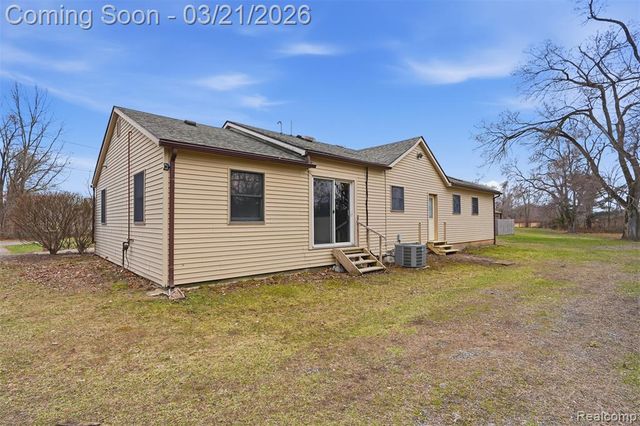 12913 9 Mile Road, South Lyon, MI 48178