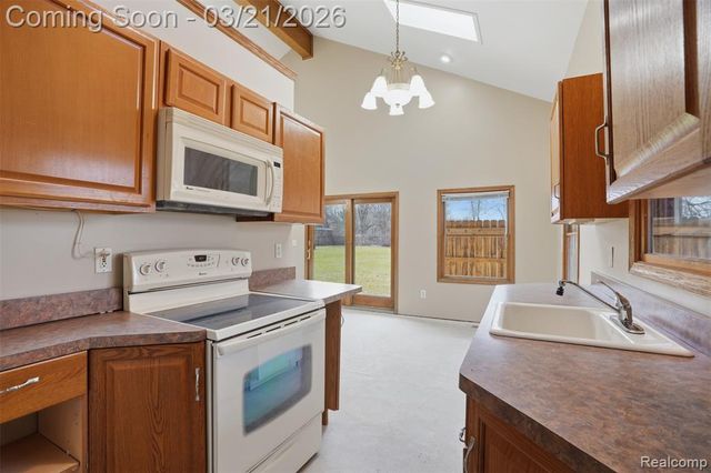 12913 9 Mile Road, South Lyon, MI 48178