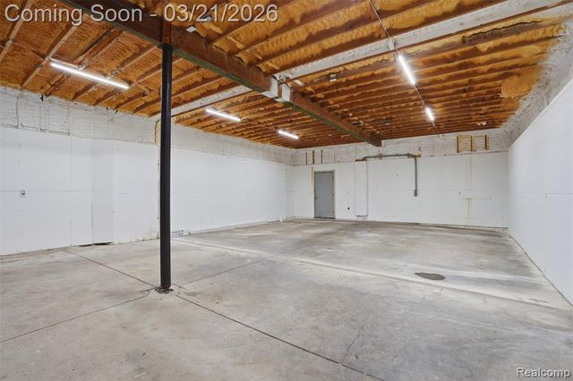 12913 9 Mile Road, South Lyon, MI 48178