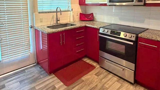 20 Park Dr 7, Bal Harbour, FL 33154