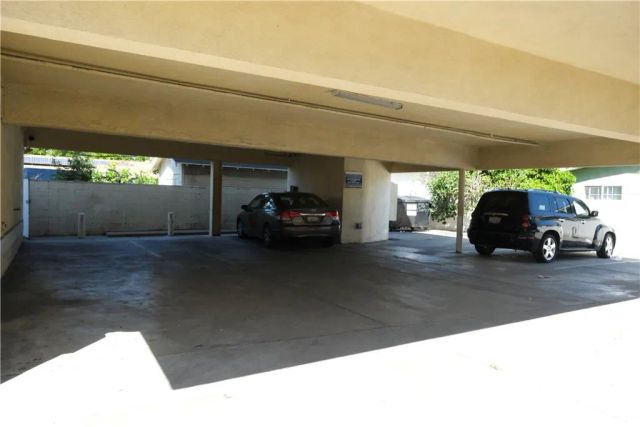 4553 W 17th, Los Angeles, CA 90019